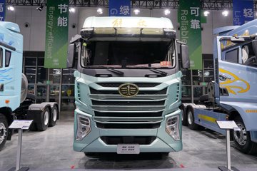 �ൺ���ӥ; ͷ�Ȳ� 13.2L���� 640���� 6X4 һ�����12�� AMT�Զ��� ǣ����ͼƬ