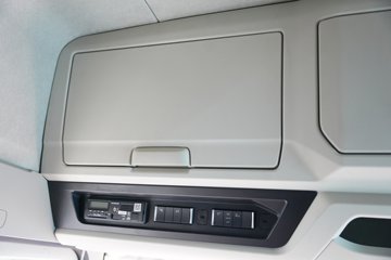 �ൺ���ӥ; ͷ�Ȳ� 13.2L���� 640���� 6X4 һ�����12�� AMT�Զ��� ǣ����ͼƬ