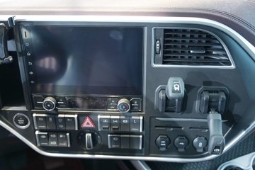 �ൺ���ӥ; ͷ�Ȳ� 13.2L���� 640���� 6X4 һ�����12�� AMT�Զ��� ǣ����ͼƬ