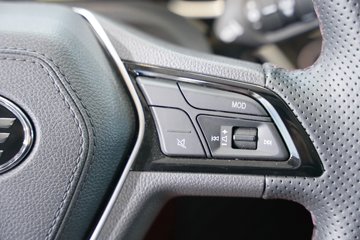 �ൺ���ӥ; ͷ�Ȳ� 13.2L���� 640���� 6X4 һ�����12�� AMT�Զ��� ǣ����ͼƬ