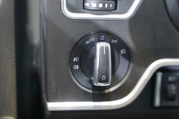 �ൺ���ӥ; ͷ�Ȳ� 13.2L���� 640���� 6X4 һ�����12�� AMT�Զ��� ǣ����ͼƬ