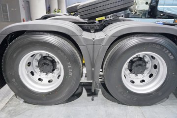 �ൺ���ӥ; ͷ�Ȳ� 13.2L���� 640���� 6X4 һ�����12�� AMT�Զ��� ǣ����ͼƬ