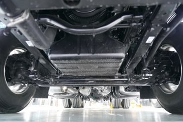 �ൺ���ӥ; ͷ�Ȳ� 13.2L���� 640���� 6X4 һ�����12�� AMT�Զ��� ǣ����ͼƬ
