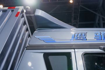 ���ӥ�� 7.8L���� 320���� 4X2 һ�����8�� 9.7����ʽ�ػ���ͼƬ
