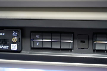 ���ӥ�� 7.8L���� 320���� 4X2 һ�����8�� 9.7����ʽ�ػ���ͼƬ