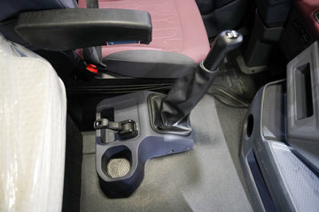 ���ӥ�� 7.8L���� 320���� 4X2 һ�����8�� 9.7����ʽ�ػ���ͼƬ