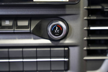 ���ӥ�� 7.8L���� 320���� 4X2 һ�����8�� 9.7����ʽ�ػ���ͼƬ