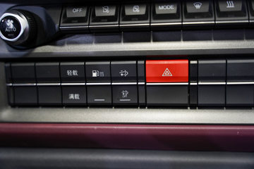 ���ӥ�� 7.8L���� 320���� 4X2 һ�����8�� 9.7����ʽ�ػ���ͼƬ