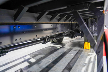 ���ӥ�� 7.8L���� 320���� 4X2 һ�����8�� 9.7����ʽ�ػ���ͼƬ