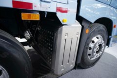 青岛解放鹰途 商务舱 13.2L柴油 620马力 8X4 一汽解放12档 AMT自动档 9.4米仓栅式载货车 青岛解放鹰途 商务舱 13.2L柴油 620马力 8X4 一汽解放12档 AMT自动档 9.4米仓栅式载货车