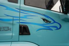 解放鹰驰 6X4 纯电动牵引车 宁德时代400kWh