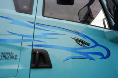 解放鹰驰 6X4 换电式纯电动牵引车 宁德时代400.61kWh