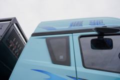 解放鹰驰 6X4 换电式纯电动牵引车 宁德时代400.61kWh