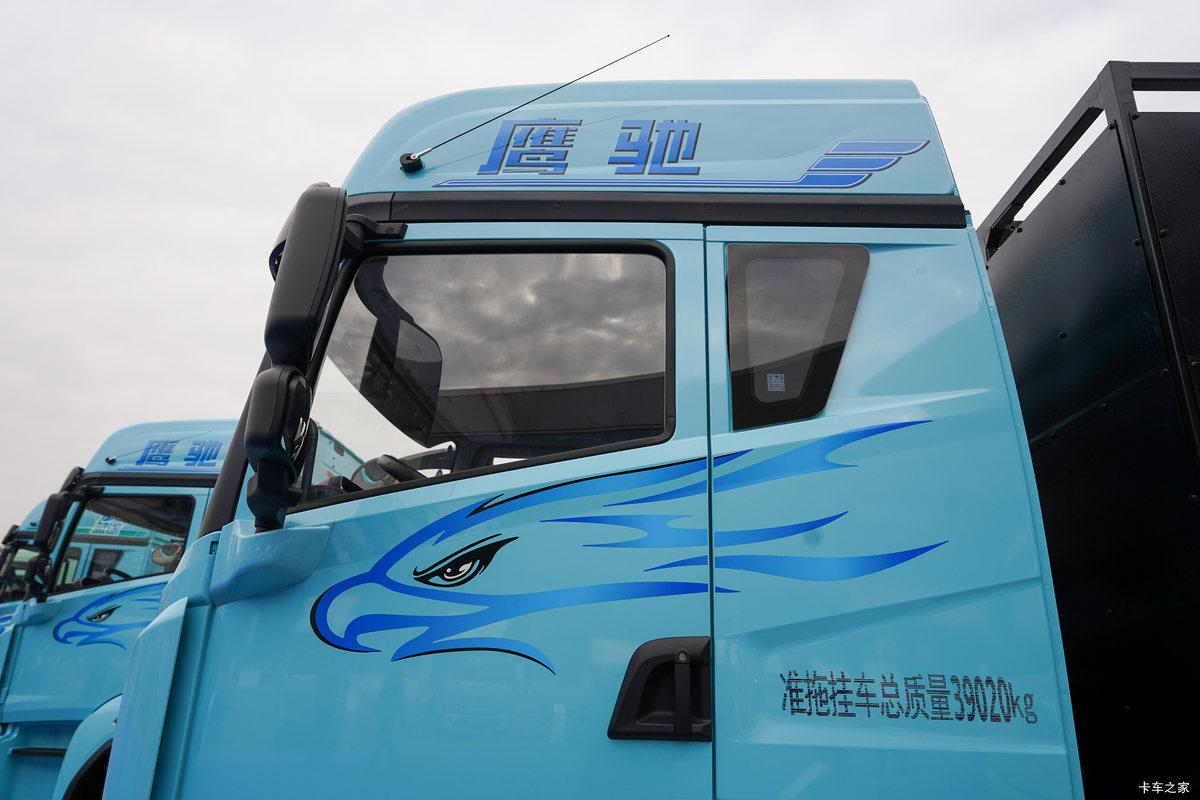 ���ӥ�� 6X4 ����ʽ���綯ǣ���� ����ʱ��400.61kWh���