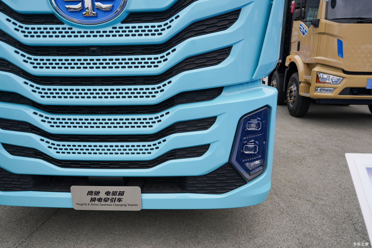 ���ӥ�� 6X4 ����ʽ���綯ǣ���� ����ʱ��400.61kWh���