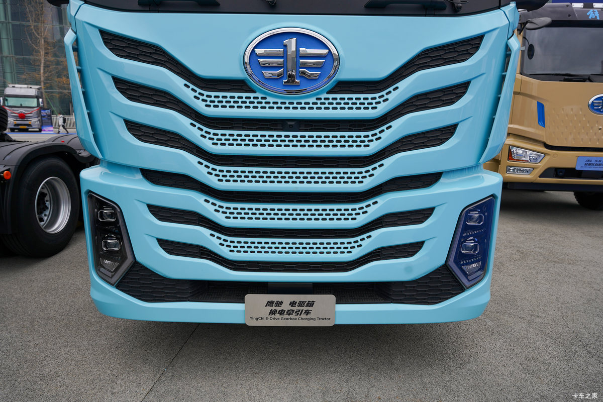 ���ӥ�� 6X4 ����ʽ���綯ǣ���� ����ʱ��400.61kWh���