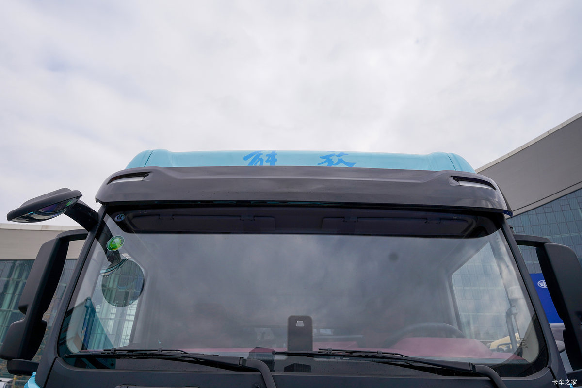 ���ӥ�� 6X4 ����ʽ���綯ǣ���� ����ʱ��400.61kWh���