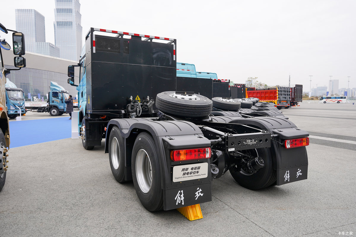 ���ӥ�� 6X4 ����ʽ���綯ǣ���� ����ʱ��400.61kWh���