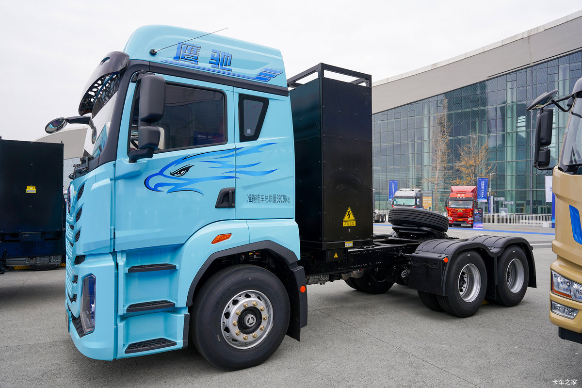 ���ӥ�� 6X4 ����ʽ���綯ǣ���� ����ʱ��400.61kWh���