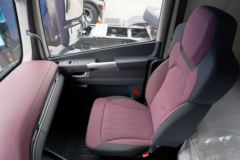 解放鹰驰 6X4 换电式纯电动牵引车 宁德时代400.61kWh