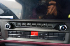 解放鹰驰 6X4 换电式纯电动牵引车 宁德时代400.61kWh