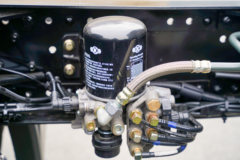 解放鹰驰 6X4 换电式纯电动牵引车 宁德时代400.61kWh