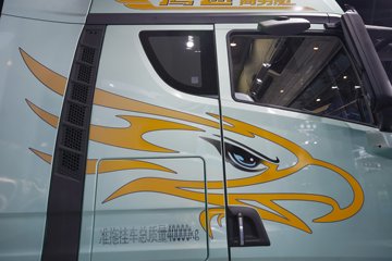 �ൺ���ӥ; ����� ���� 680���� 6X4 һ�����12�� AMT�Զ��� ǣ����ͼƬ