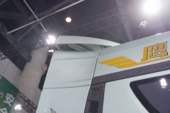 青岛解放鹰途 商务舱 柴油 680马力 6X4 一汽解放12档 AMT自动档 牵引车