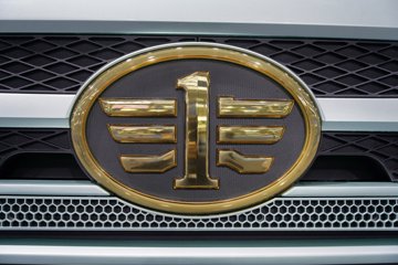 �ൺ���ӥ; ����� ���� 680���� 6X4 һ�����12�� AMT�Զ��� ǣ����ͼƬ