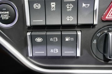 �ൺ���ӥ; ����� ���� 680���� 6X4 һ�����12�� AMT�Զ��� ǣ����ͼƬ