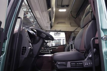�ൺ���ӥ; ����� ���� 680���� 6X4 һ�����12�� AMT�Զ��� ǣ����ͼƬ