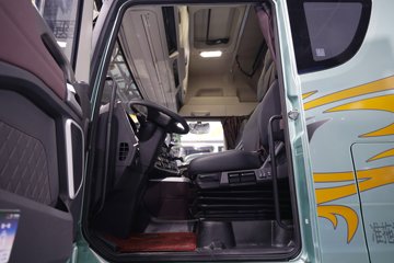 �ൺ���ӥ; ����� ���� 680���� 6X4 һ�����12�� AMT�Զ��� ǣ����ͼƬ