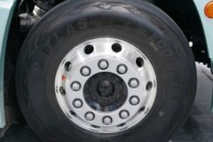 青岛解放鹰途 商务舱 柴油 680马力 6X4 一汽解放12档 AMT自动档 牵引车