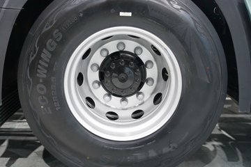 �ൺ���ӥ; ����� ���� 680���� 6X4 һ�����12�� AMT�Զ��� ǣ����ͼƬ