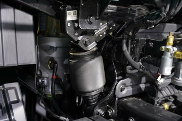 �ൺ���ӥ; ����� ���� 680���� 6X4 һ�����12�� AMT�Զ��� ǣ����ͼƬ