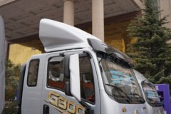 陕汽商用车 德龙G300 Pro 2.5L柴油 180马力 法士特8档 气刹 4.18米单排栏板轻卡