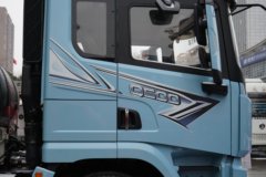 陕汽商用车 德御Q500 14.8L LNG 560马力 6X4 法士特16档 AMT自动档 牵引车