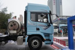 陕汽商用车 德御Q500 14.8L LNG 560马力 6X4 法士特16档 AMT自动档 牵引车