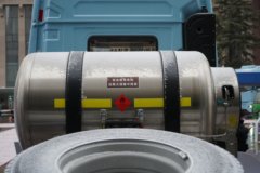 陕汽商用车 德御Q500 14.8L LNG 560马力 6X4 法士特16档 AMT自动档 牵引车