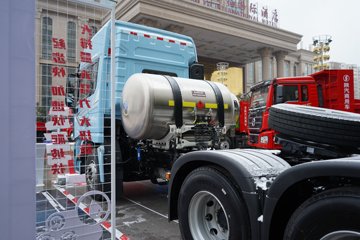 �������ó� ����Q500 14.8L LNG 560���� 6X4 ��ʿ��16�� AMT�Զ��� ǣ����ͼƬ