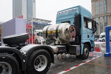 �������ó� ����Q500 14.8L LNG 560���� 6X4 ��ʿ��16�� AMT�Զ��� ǣ����ͼƬ
