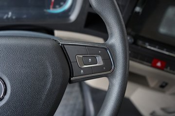 �������ó� ����Q500 14.8L LNG 560���� 6X4 ��ʿ��16�� AMT�Զ��� ǣ����ͼƬ