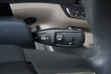 �������ó� ����Q500 14.8L LNG 560���� 6X4 ��ʿ��16�� AMT�Զ��� ǣ����ͼƬ