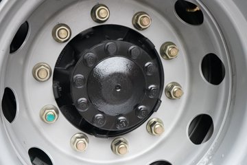 �������ó� ����Q500 14.8L LNG 560���� 6X4 ��ʿ��16�� AMT�Զ��� ǣ����ͼƬ