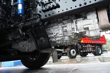 �������ó� ����Q500 14.8L LNG 560���� 6X4 ��ʿ��16�� AMT�Զ��� ǣ����ͼƬ
