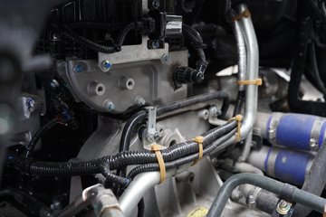 �������ó� ����Q500 14.8L LNG 560���� 6X4 ��ʿ��16�� AMT�Զ��� ǣ����ͼƬ