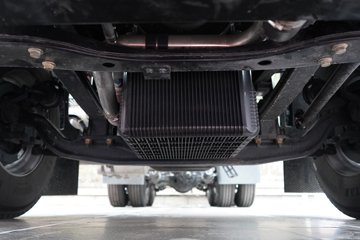 �������ó� ����Q500 14.8L LNG 560���� 6X4 ��ʿ��16�� AMT�Զ��� ǣ����ͼƬ