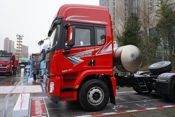 �������ó� ����Q500 14.8L LNG 560���� 6X4 ��ʿ��12�� ��ɫ ǣ����ͼƬ