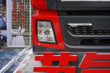 �������ó� ����Q500 14.8L LNG 560���� 6X4 ��ʿ��12�� ��ɫ ǣ����ͼƬ