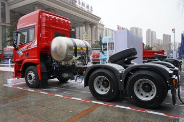 �������ó� ����Q500 14.8L LNG 560���� 6X4 ��ʿ��12�� ��ɫ ǣ����ͼƬ
